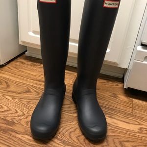 Hunter Tall Rain boots, original, Navy color